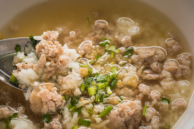 Opinii despre ต้มเลือดหมูคุณศรี พัทยากลาง în อำเภอบางละมุง - การบริการอาหารและที่พัก