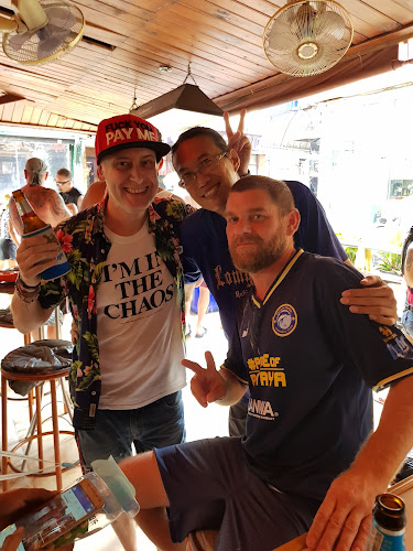 Bacchus Bar - การบริการอาหารและที่พัก