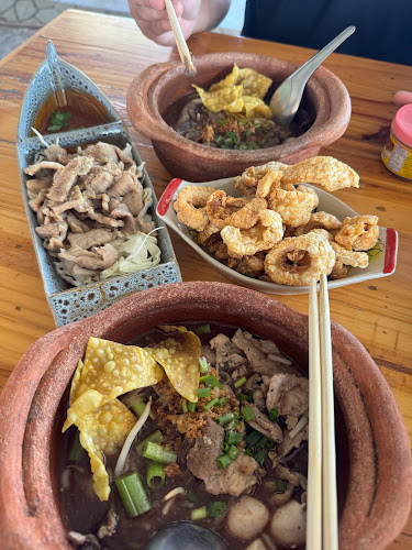 ก๋วยเตี๋ยวเรือหม้อดินนายกร - อำเภอ พังโคน