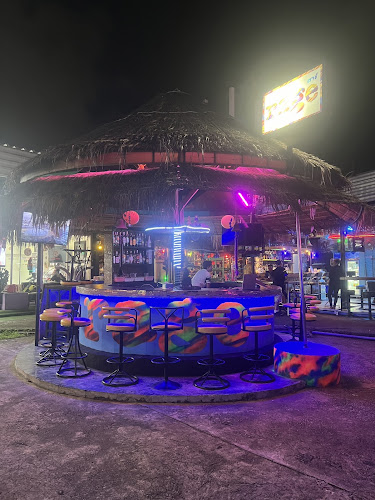 Opinii despre Rage Bar în อำเภอกะทู้ - การบริการอาหารและที่พัก