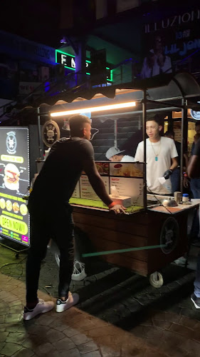 Burgerboyz - การบริการอาหารและที่พัก