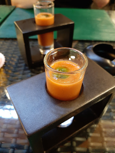 Churrasco Phuket Steakhouse - การบริการอาหารและที่พัก