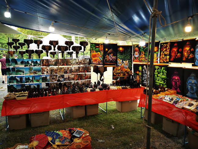 Kamala Market - การบริการอาหารและที่พัก