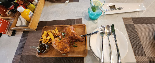 Opinii despre Chocolate Factory Pattaya Parking în อำเภอบางละมุง - การบริการอาหารและที่พัก