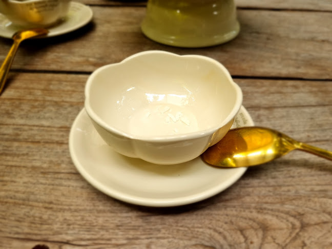 ร้านข้าวแช่แม่ทองเติม Kow Chae Mae Thong Term - การบริการอาหารและที่พัก