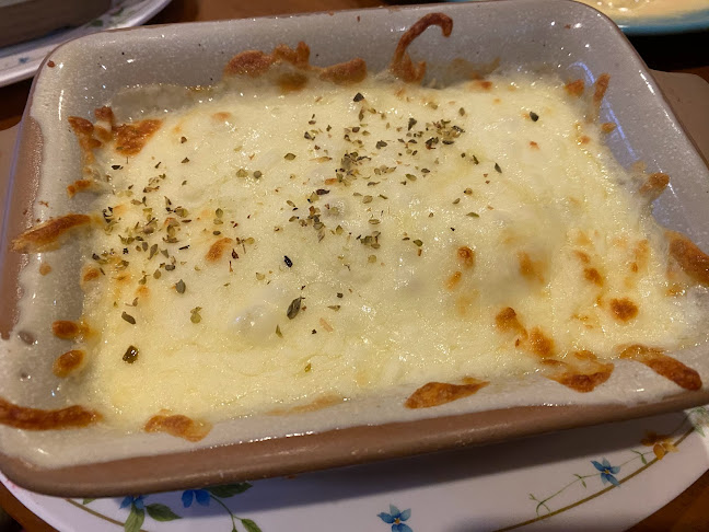 ร้านอาหารสโนว์ไวท์นครปฐม - การบริการอาหารและที่พัก