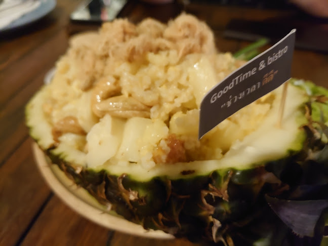 ช่วงเวลาดีดี Good Times & Bistro - การบริการอาหารและที่พัก