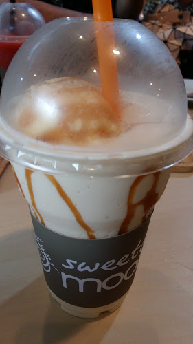 Sweet at moon - การบริการอาหารและที่พัก