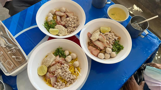 Opinii despre ก๋วยเตี๋ยวผิน-ผิน în อำเภอเมืองพะเยา - การบริการอาหารและที่พัก