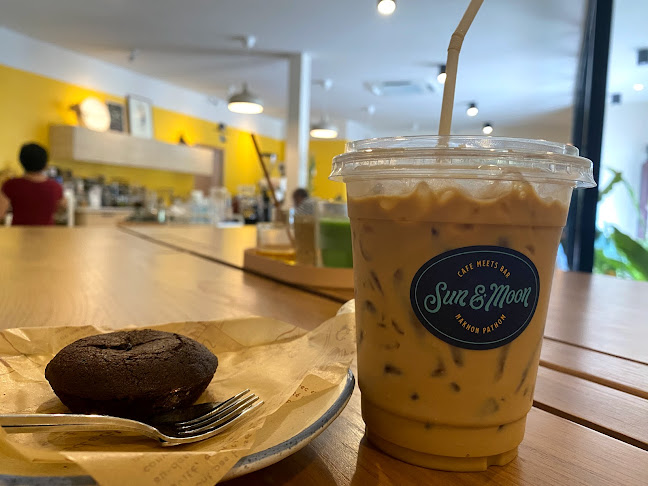 Comentarii opinii despre Sun & Moon Café