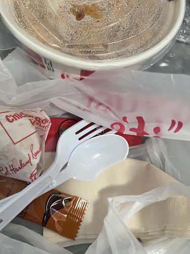 KFC - การบริการอาหารและที่พัก