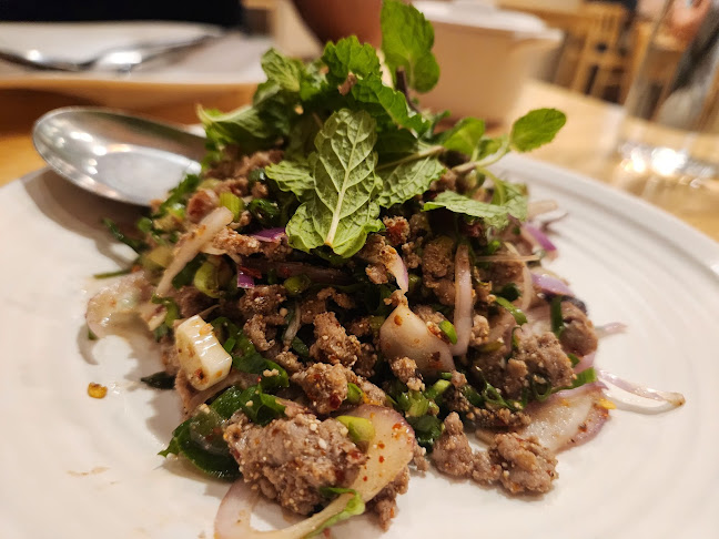 ตำ เต็ม โต๊ะ (สาขาเซ็นทรัลระยอง) - การบริการอาหารและที่พัก