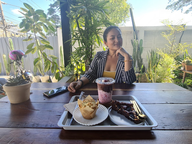 Twogether Cafe - การบริการอาหารและที่พัก