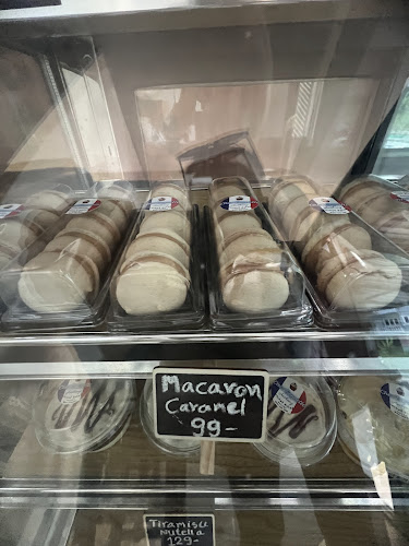 Bakery kata Phuket / Chez Baguette Anthony - การบริการอาหารและที่พัก