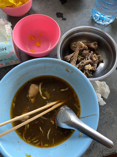 Opinii despre ก๋วยเตี๋ยวไก่มะระตุ๋นยาจีน-ท่าสะอ้าน บุฟเฟ่ต์65บาท în อำเภอเมืองสงขลา - การบริการอาหารและที่พัก