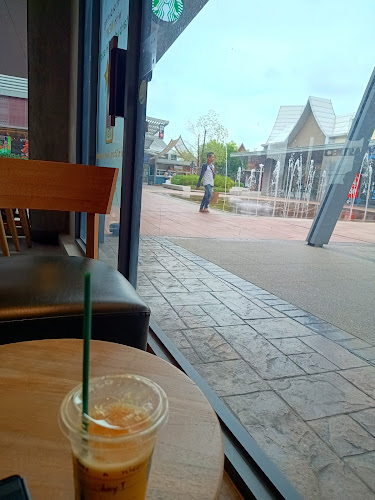 Starbucks (Central Village Outlet) - การบริการอาหารและที่พัก