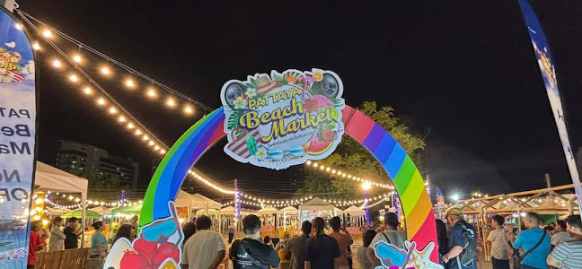 Opinii despre Pattaya Beach Market พัทยา บีช มาร์เก็ท în อำเภอบางละมุง - การบริการอาหารและที่พัก
