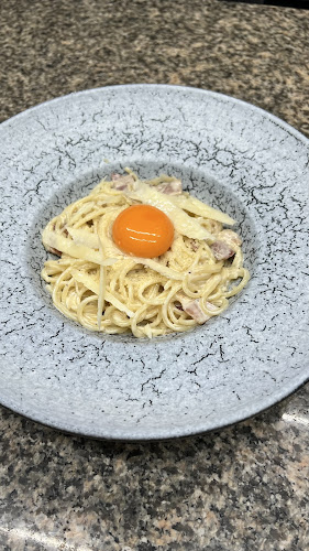 Opinii despre So French Restaurant and Bar în อำเภอกะทู้ - การบริการอาหารและที่พัก