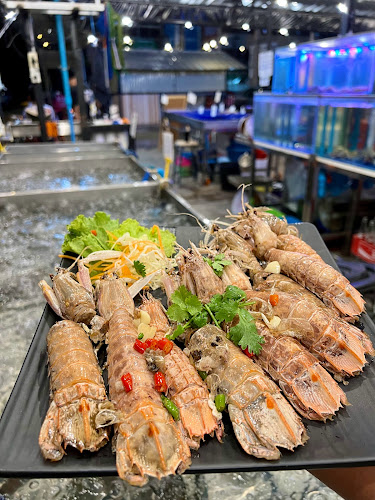 Opinii despre ยืนยิ้ม ซีฟู้ด YuenYim Seafood în อำเภอเมืองนนทบุรี - การบริการอาหารและที่พัก