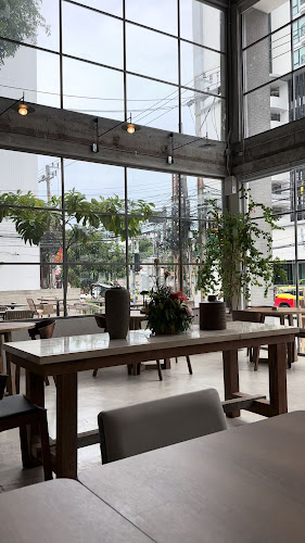 Opinii despre Sweet cigarette cafe&bar în อำเภอบางละมุง - การบริการอาหารและที่พัก