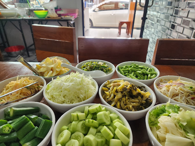 Opinii despre ข้าวแกงใต้พี่บ่าว în อำเภอเมืองเพชรบูรณ์ - การบริการอาหารและที่พัก