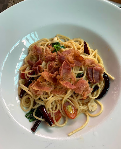 Comentarii opinii despre Capri Restaurant & Bar Karon