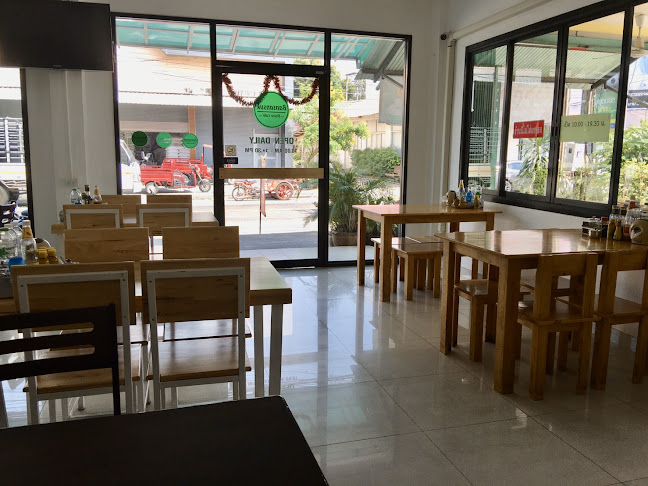 ร้านอาหารบ้านแสนสุข( Bansansuk)​ - การบริการอาหารและที่พัก