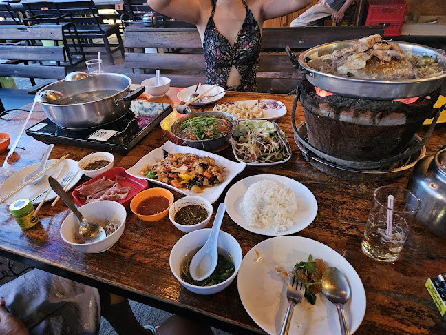 Opinii despre มีดีแจ่วฮ้อน HotPot în อำเภอบางละมุง - การบริการอาหารและที่พัก