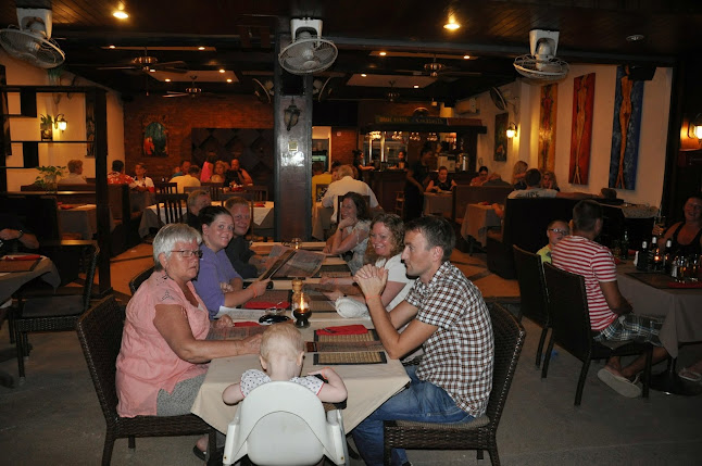 Mamma Mia Grill & Restaurant Bangtao - การบริการอาหารและที่พัก