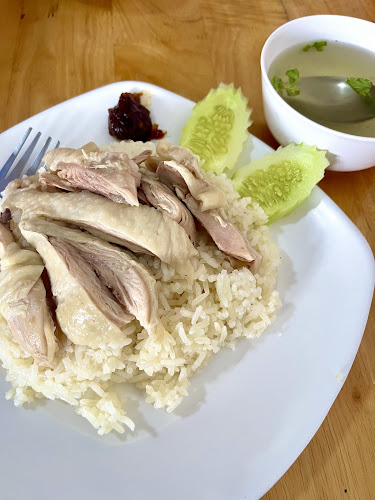 ข้าวมันไก่แม่เพลิน - การบริการอาหารและที่พัก
