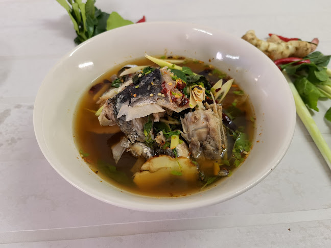 ข้าวต้มปลากระทะนายพล พัทยา - การบริการอาหารและที่พัก