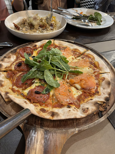 Opinii despre Five Crossing în อำเภอปากเกร็ด - การบริการอาหารและที่พัก