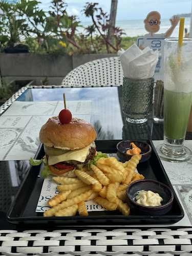 Comentarii opinii despre SB Kamala Beach Cafe Restaurant