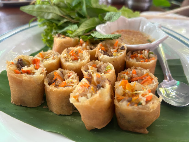 ร้านชมสวน ติ่มซำ อาหารเช้าพัทยา - การบริการอาหารและที่พัก