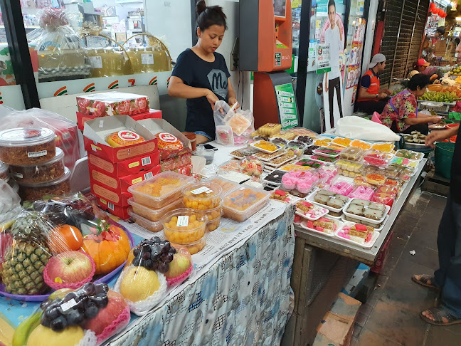 ตลาดโต้รุ่งแม่วิไล - การบริการอาหารและที่พัก