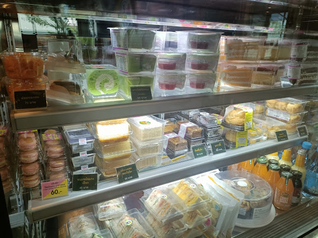 82, 16 ถ. เจ้าฟ้าตะวันออก ตำบล วิชิต อำเภอเมืองภูเก็ต ภูเก็ต 83000