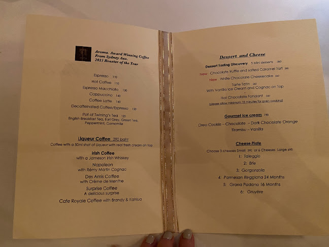 Cafe des Amis - การบริการอาหารและที่พัก