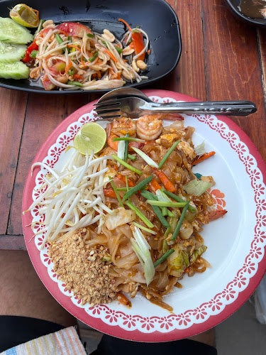 ร้านก๋วยเตี๋ยวไก่​ เนื้อ​ ตุ๋น​ HALAL FOOD สาขา 2 ตลาดแหลมดิน​ @samui