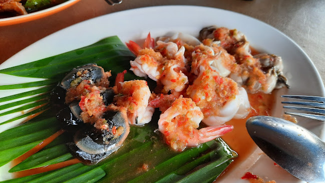 ร้านอาหาร แพชมพูนุท - การบริการอาหารและที่พัก