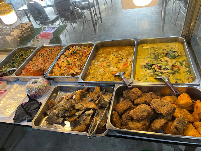 กีตาร์&คอปเตอร์kitchen - การบริการอาหารและที่พัก