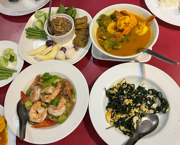 ห้องอาหารเก็จแก้ว - การบริการอาหารและที่พัก