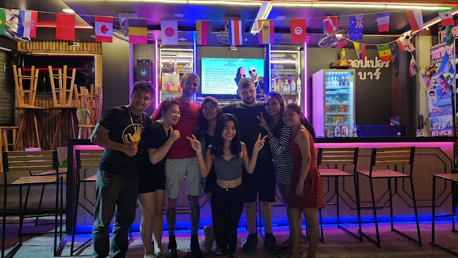 Copper Bar Phuket - การบริการอาหารและที่พัก