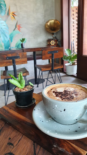 Folk Café Phuket - อำเภอถลาง