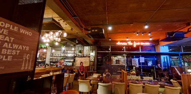 Comentarii opinii despre Five Crossing