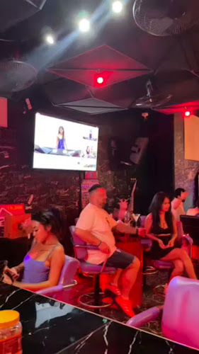 Opinii despre LUCKY BAR - OTOP în อำเภอ กะทู้ - การบริการอาหารและที่พัก