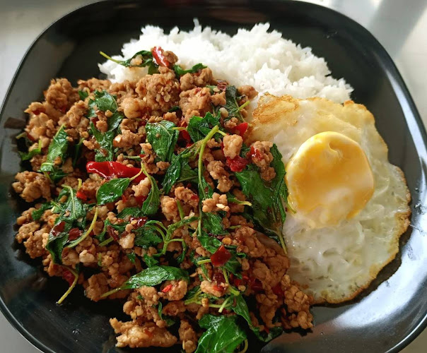 ใบกะเพรา BAI KAPHRAO - กำแพงเพชร - การบริการอาหารและที่พัก