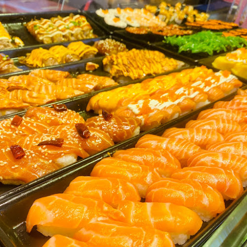 Hey! Sushi ซูชิแม่ลูกอ่อน สาขาในตลาดปากซอยเนินพลับหวาน - การบริการอาหารและที่พัก