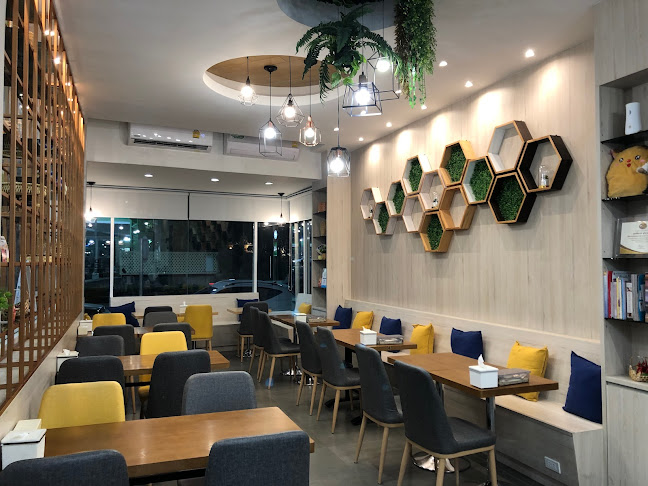 บ้านแกง - การบริการอาหารและที่พัก