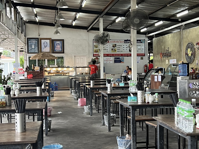 ร้านก๋วยเตี๋ยวหมูแม่นิ่ม