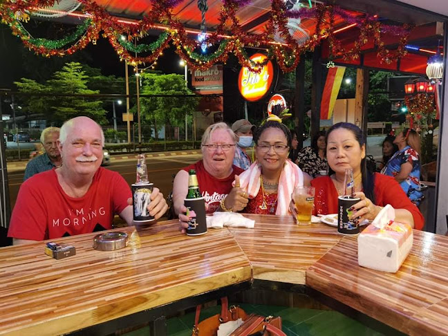 Opinii despre BAR Entertainment place LUCKY JACK în อำเภอเมืองภูเก็ต - การบริการอาหารและที่พัก